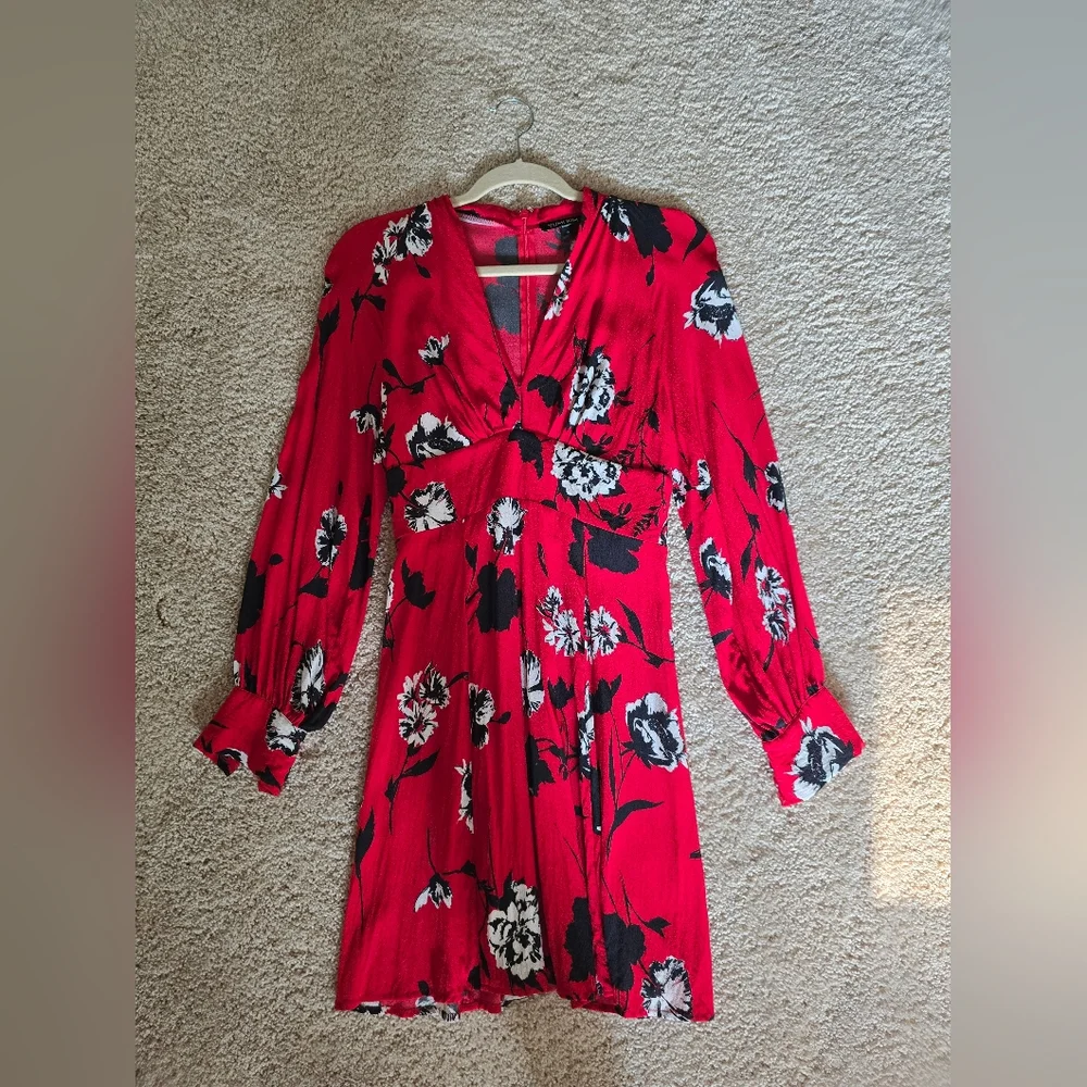 Yumi Kim Size Small Womens Red Black Floral Dress Lomg Sleeves Deep V neck - Picture 4 of 8